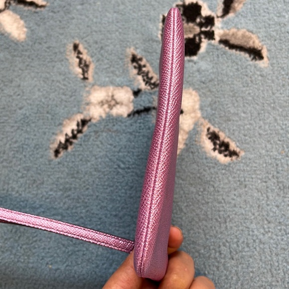 Coach wristlet - Picture 6 of 7